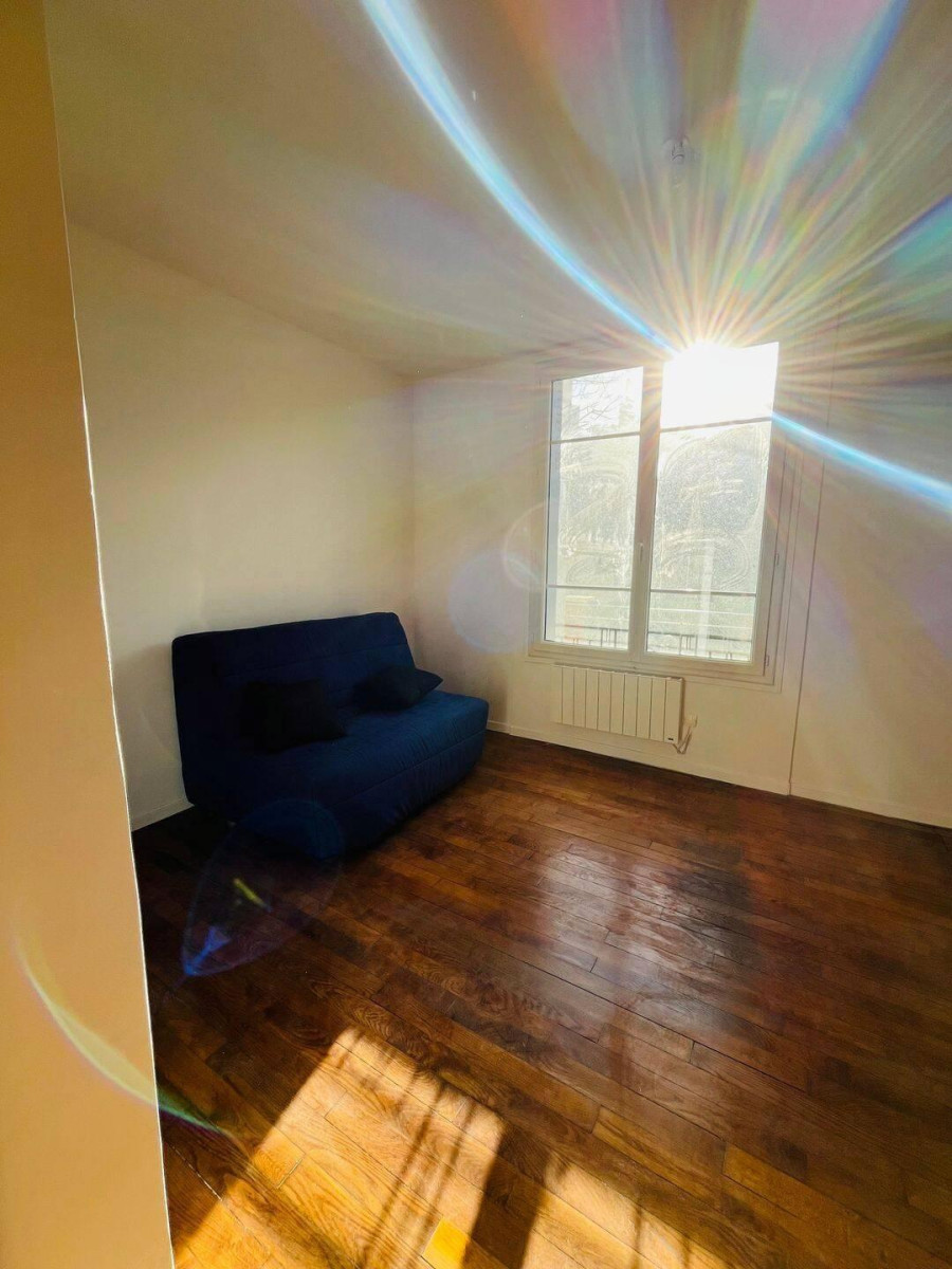 
                                                Location
                                                 Grand T2 meublé neuf avec jardin partagé