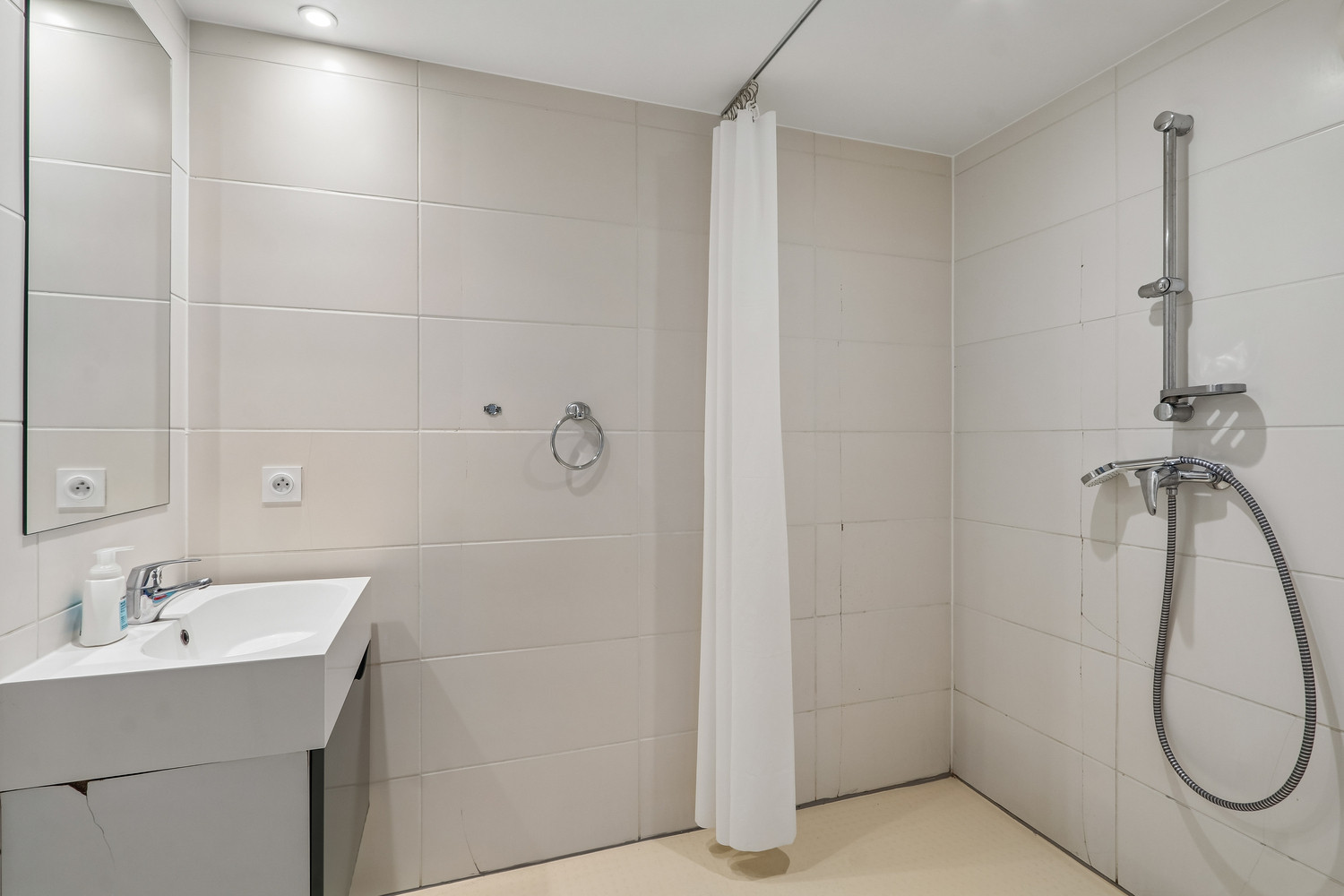 
                                                Location
                                                 Grand T2 meublé Saint Herblain