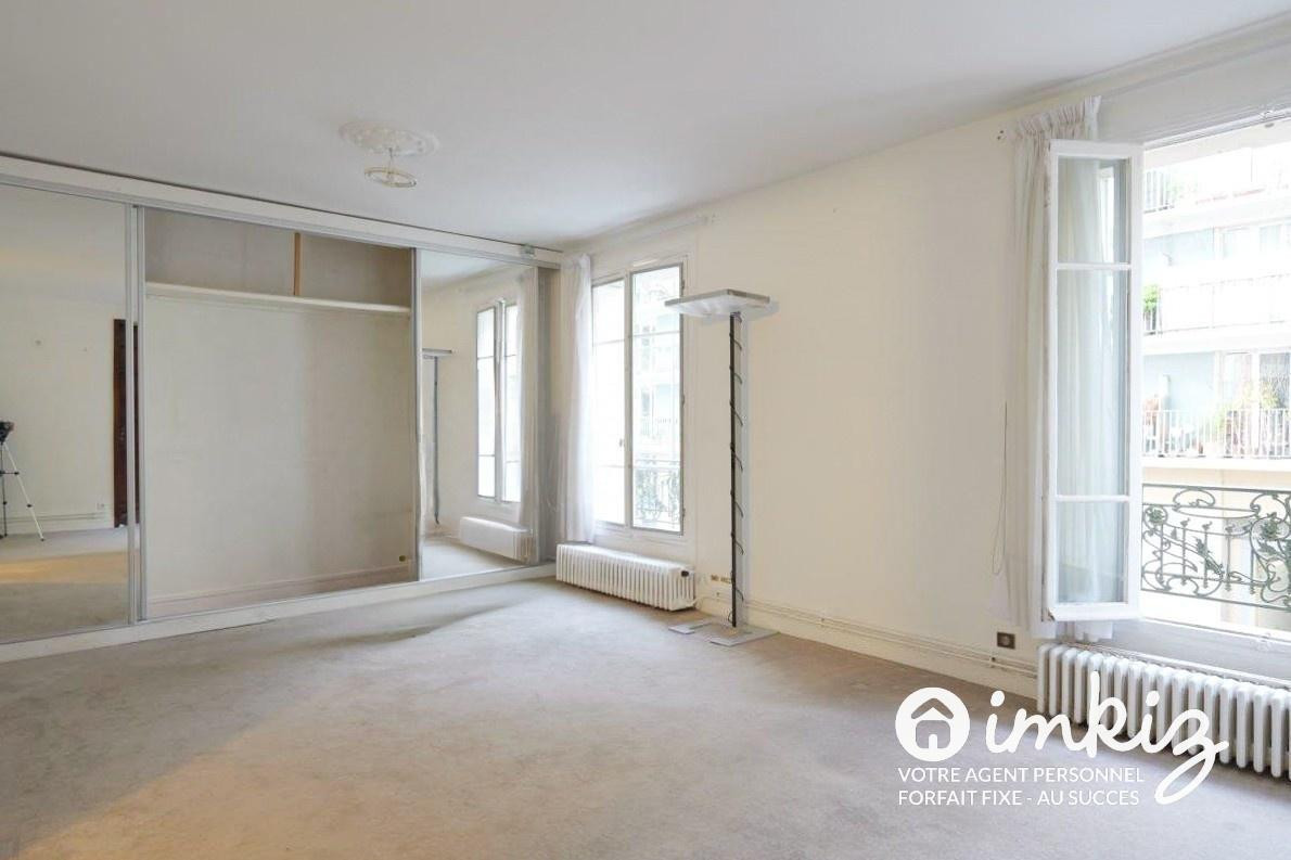 
                                                Vente
                                                 Grand T2 proche Mouffetard- Jardin des plantes