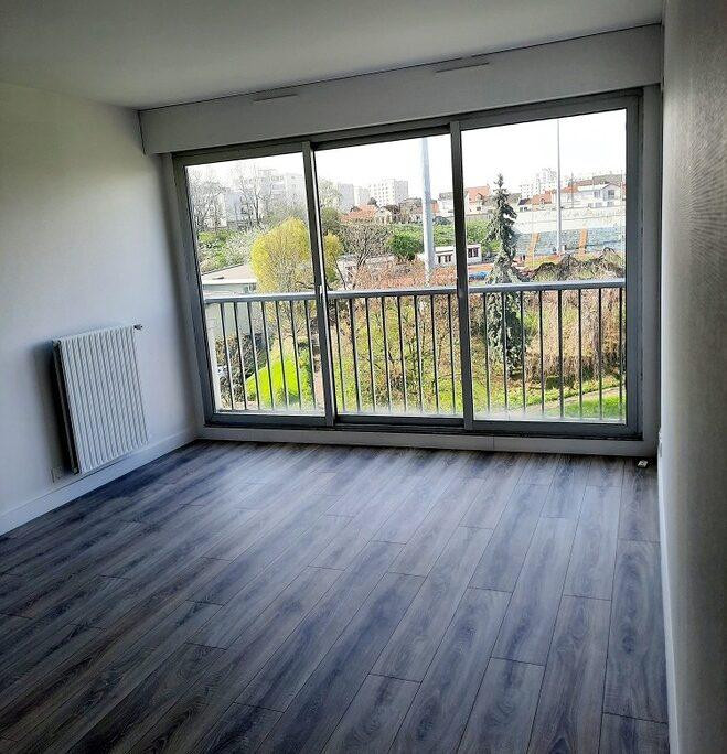 
                                                Location
                                                 Grand T3 à Ivry-sur-Seine parking et cave