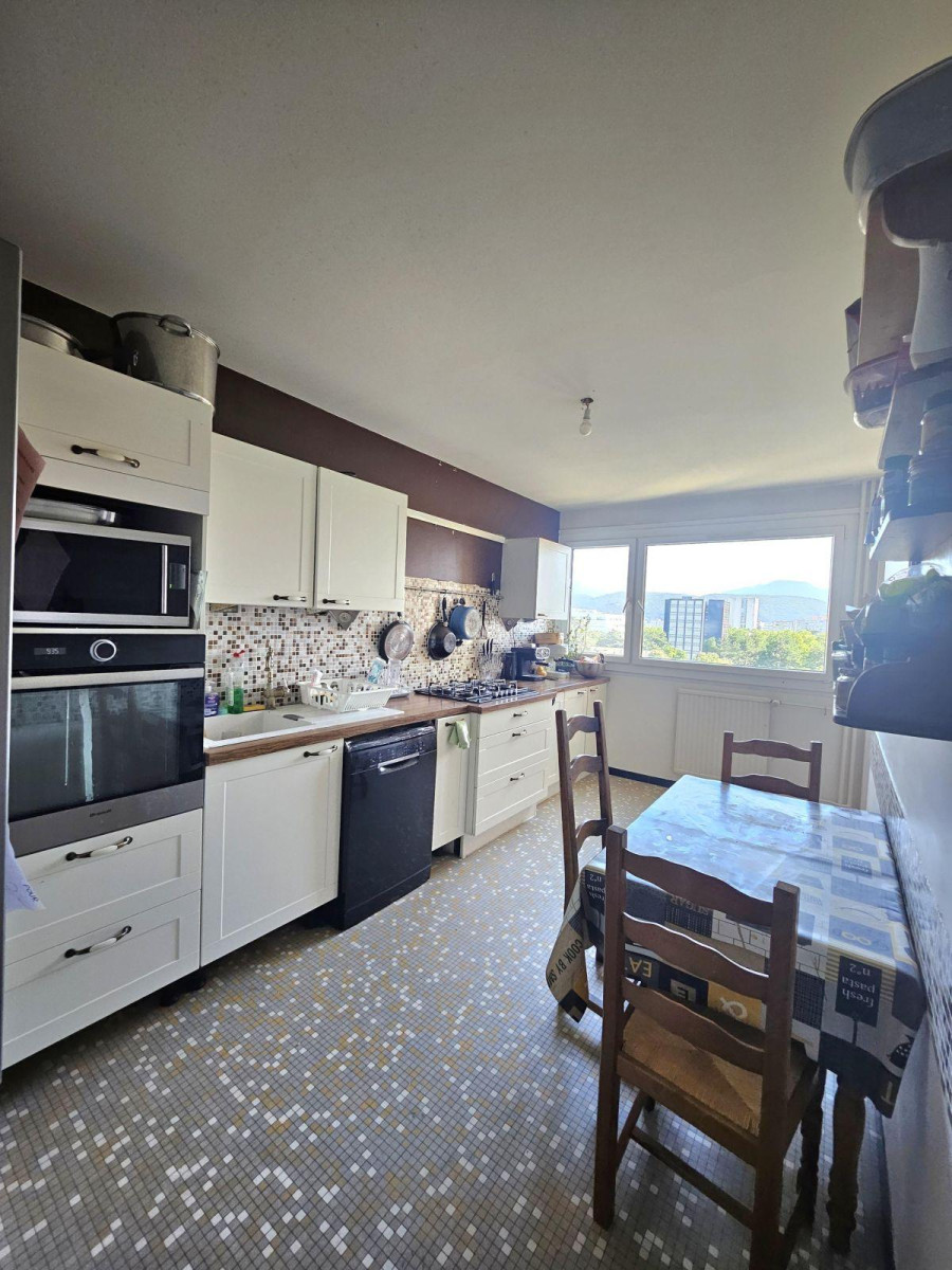 
                                                Location
                                                 Grand T3 de 105M² Rue Lucien Andrieux