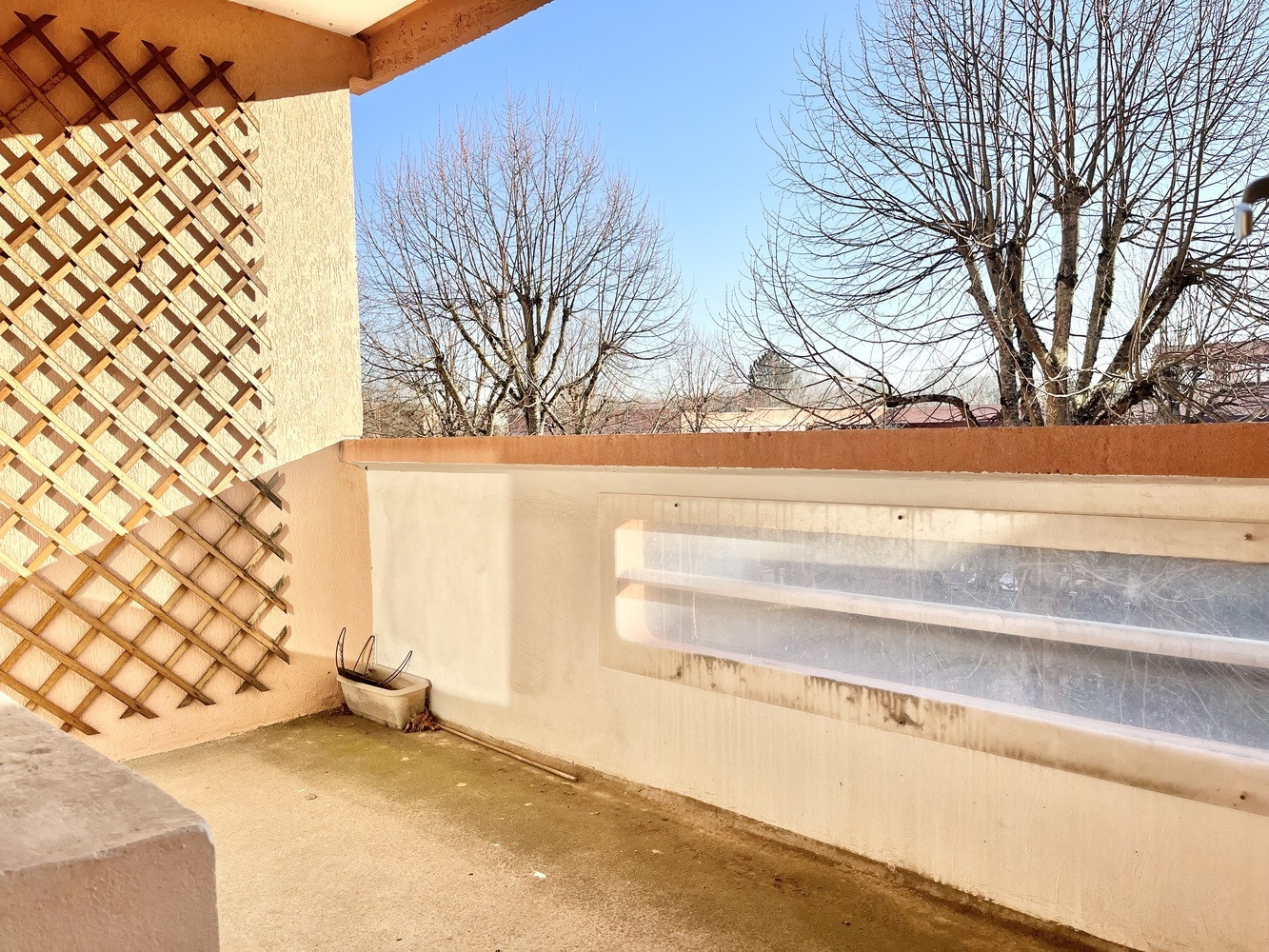 
                                                Location
                                                 Grand T3 de 77 m² parking & balcon Guyancourt