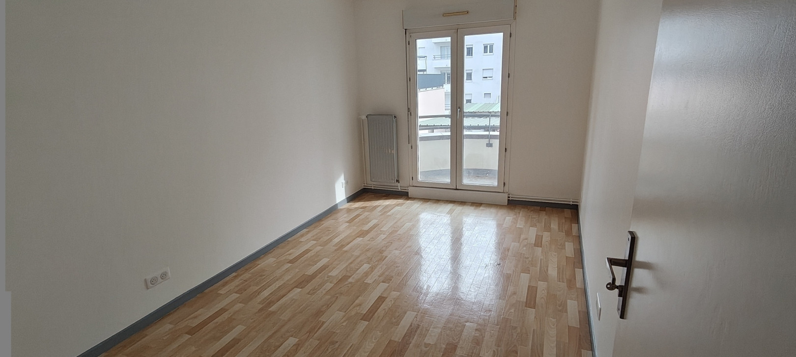 
                                                Location
                                                 Grand T3 de 89 M2 lumineux à Nancy