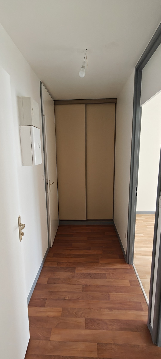 
                                                Location
                                                 Grand T3 de 89 M2 lumineux à Nancy