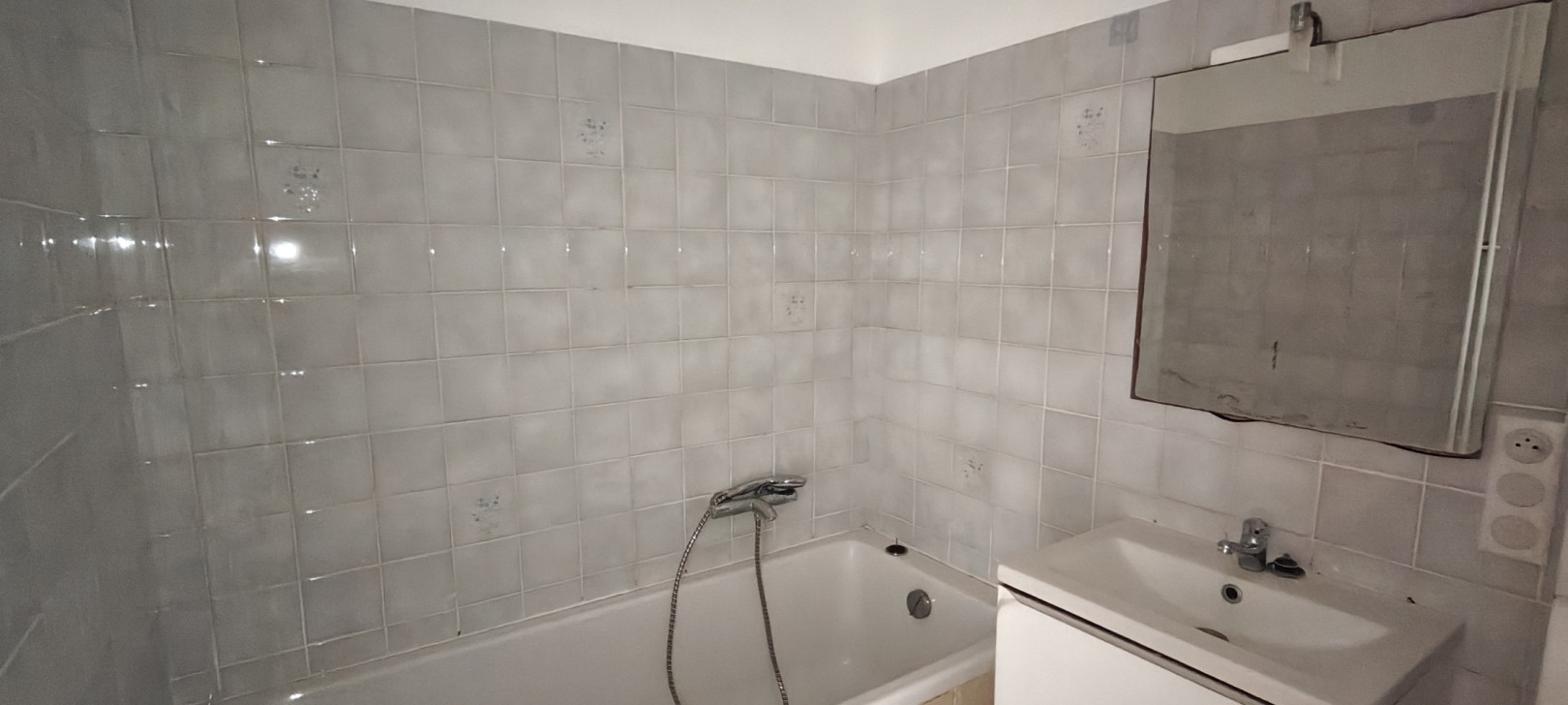 
                                                Location
                                                 Grand T3 de 89 M2 lumineux à Nancy