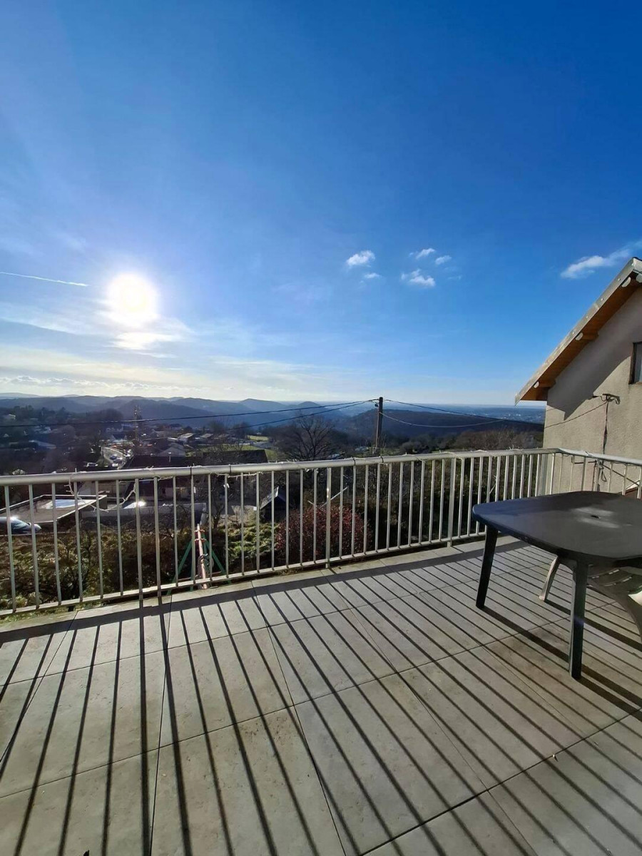 
                                                Location
                                                 Grand T3 indépendant 94 m² – Centre Montfaucon