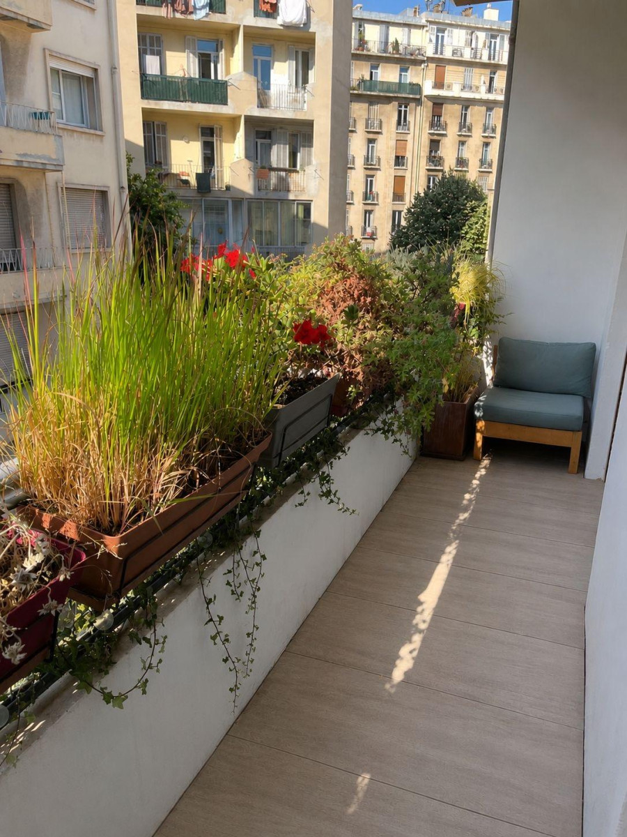 
                                                Location
                                                 Grand T3 meublé lumineux avec balcon aux 5 avenues