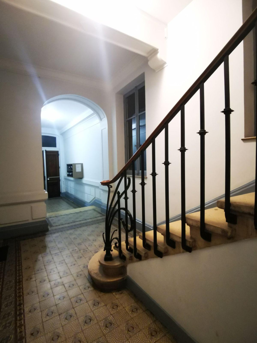 
                                                Location
                                                 Grand T3 moderne et bien aménagé, quartier St Leon