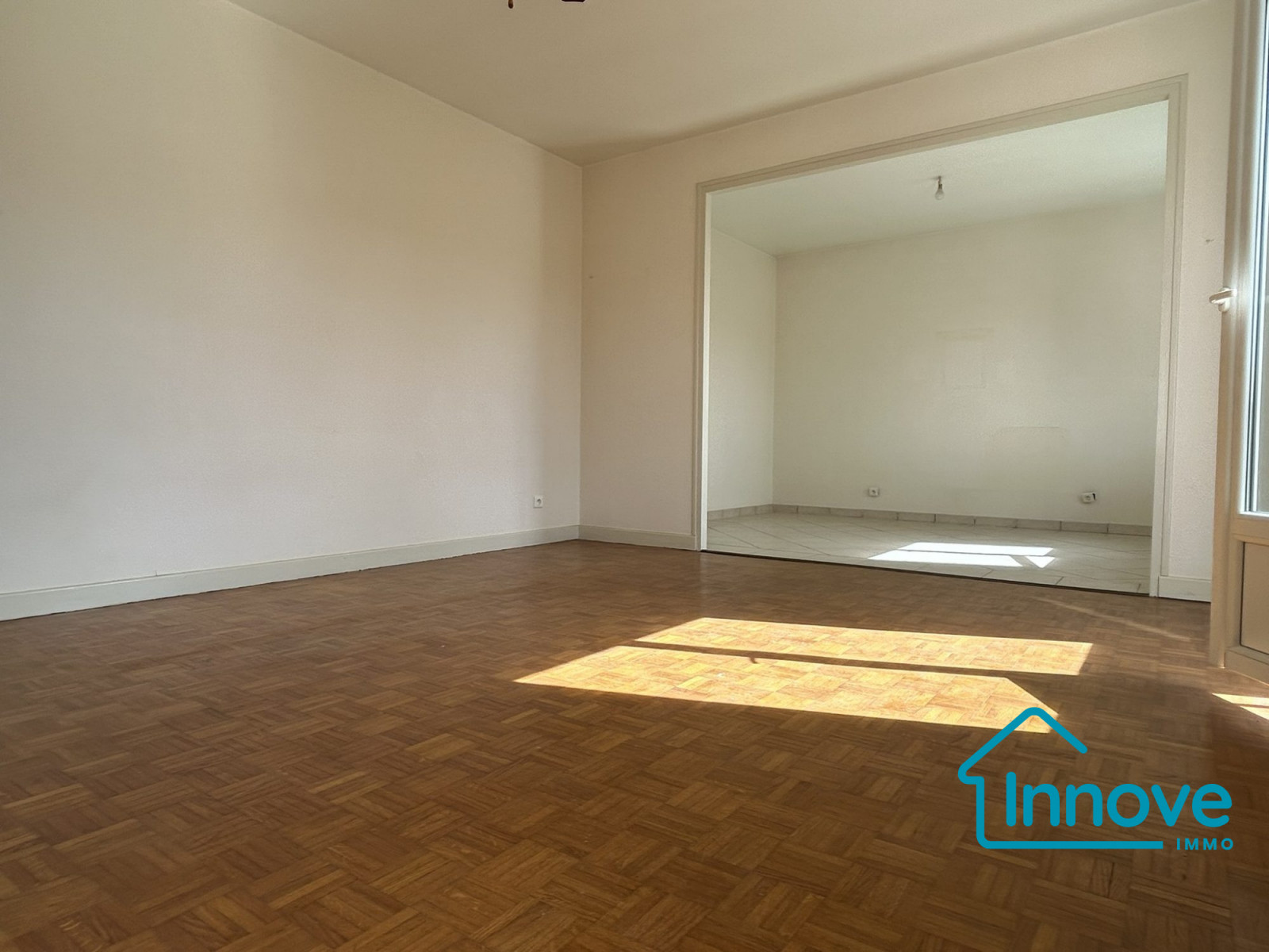 
                                                Vente
                                                 Grand T4/5 quartier saint Michel