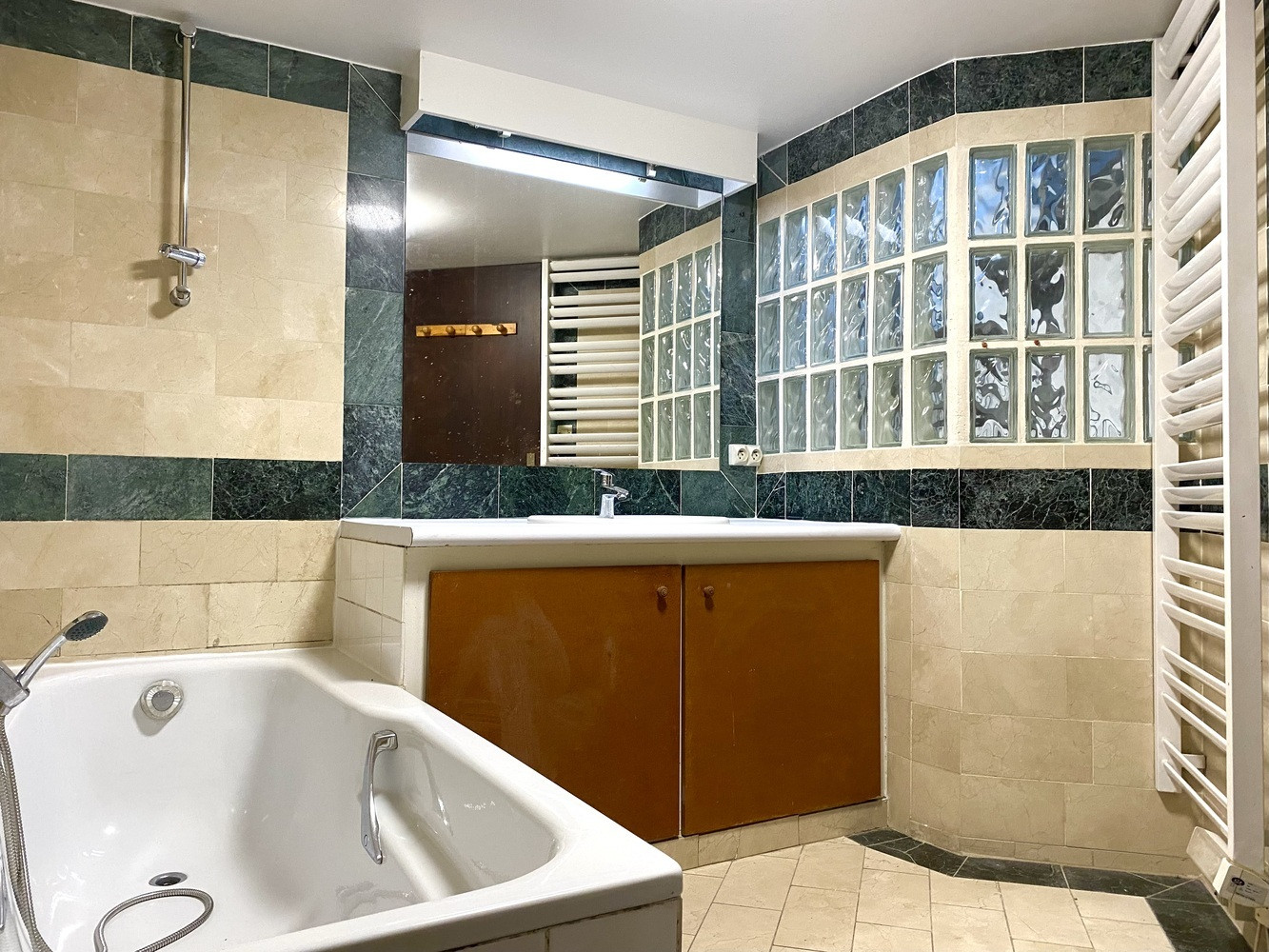 
                                                Location
                                                 Grand T4 meublé avec terrasse – Bobigny
