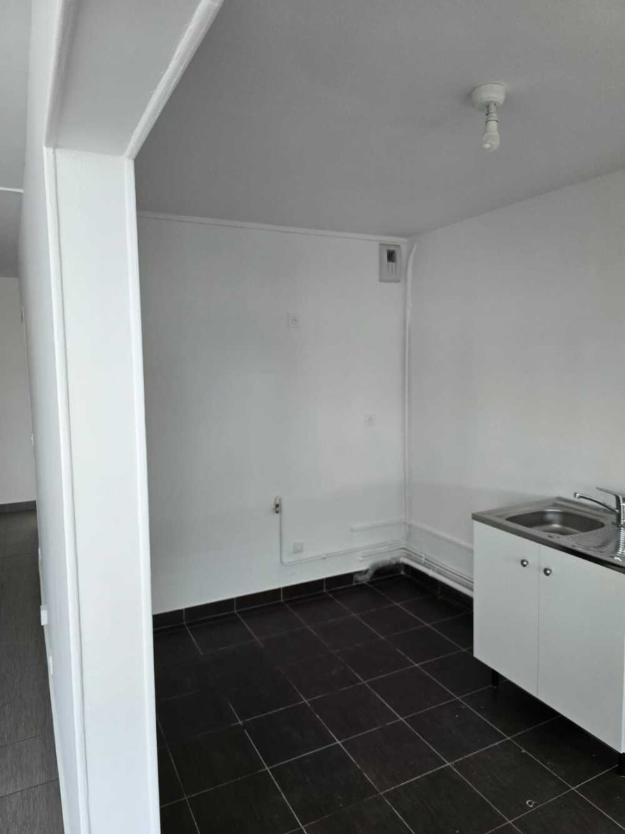 
                                                Location
                                                 Grand T5, 82 m² avec parking et cave à Orly