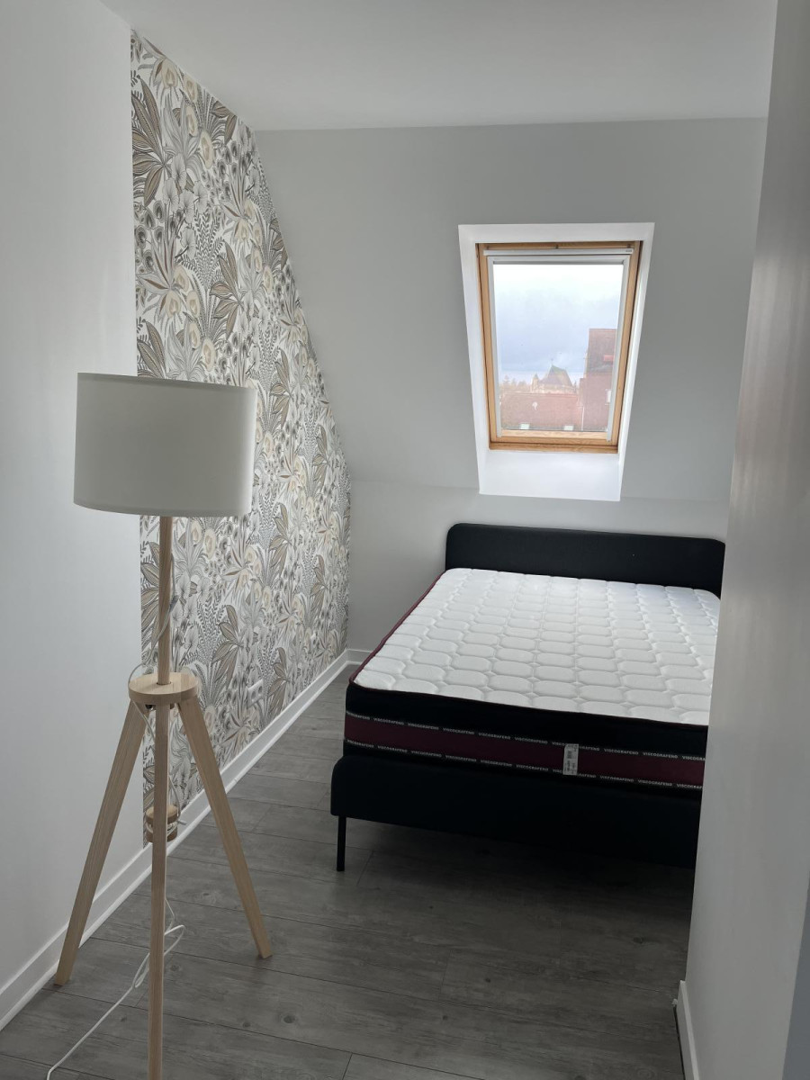 
                                                Colocation
                                                 Grande chambre 22m2 - Place St Jean