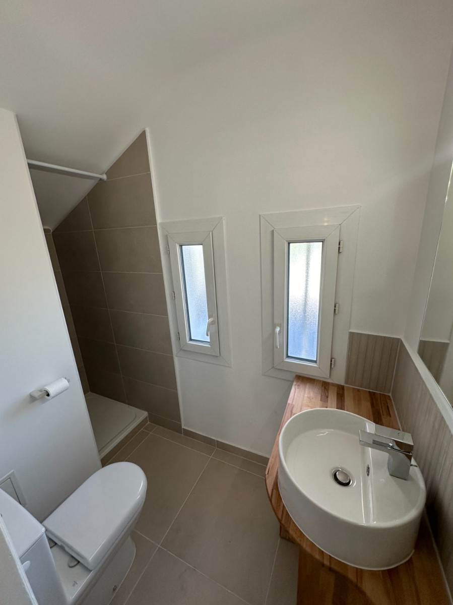 
                                                Colocation
                                                 Grande chambre colocation hôpitaux-fac