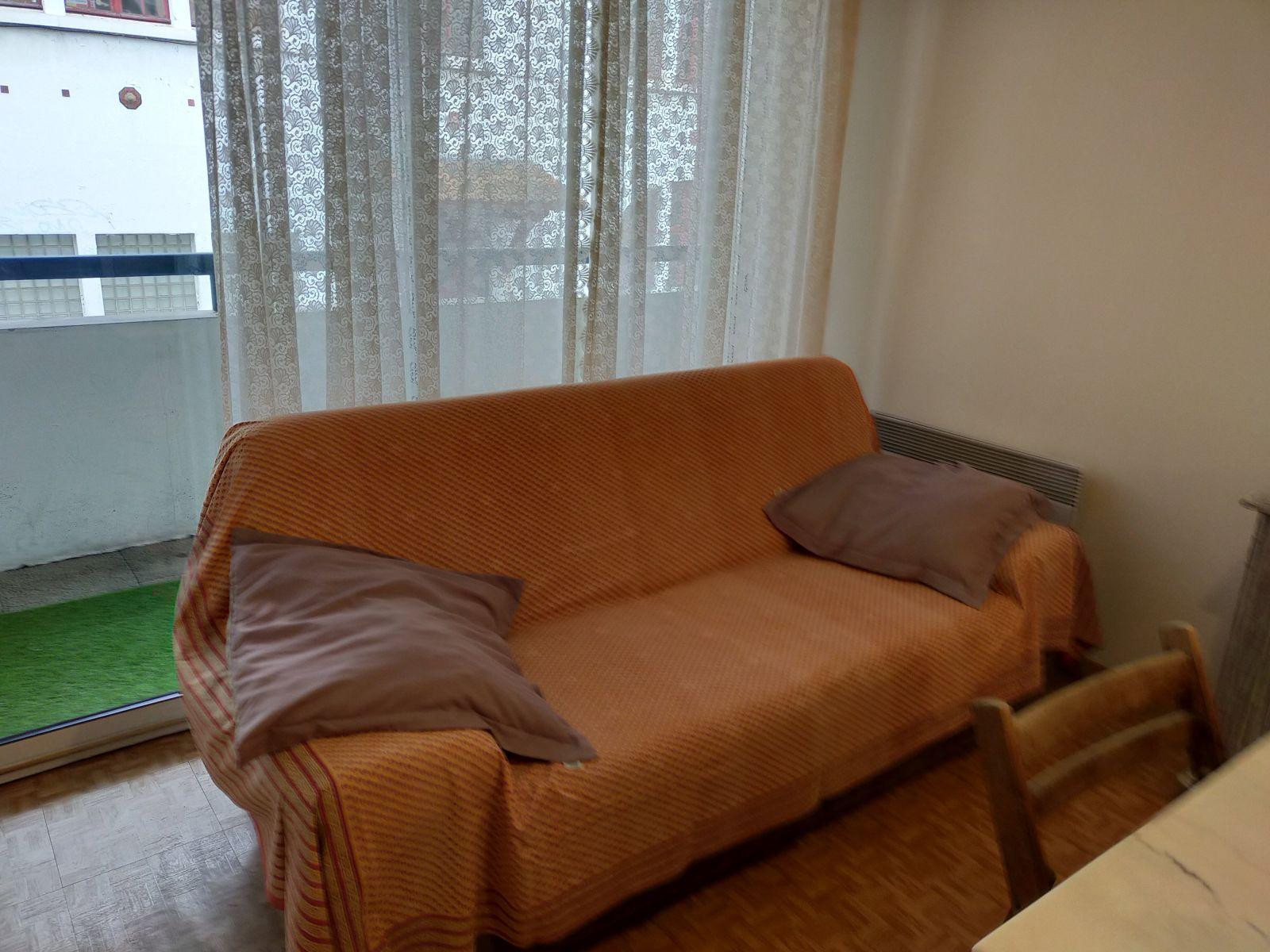 
                                                Colocation
                                                 Grande chambre spacieuse au calme