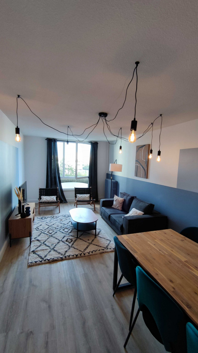 
                                                Colocation
                                                 Grande colocation de 4 personnes à Lyon