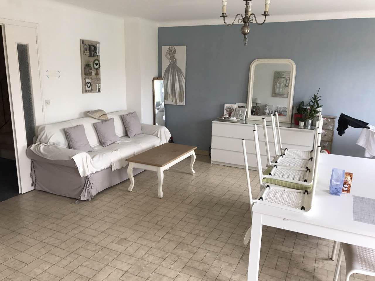 
                                                Location
                                                 Grande maison 6 chambre avec un grand jardin