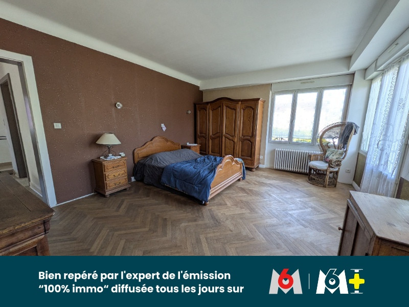 
                                                Vente
                                                 Grande maison avec fort potentiel – Idéale commerce, gîte ou grande famille