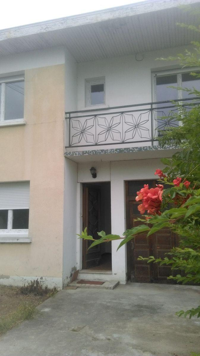 
                                                Colocation
                                                 Grande maison claire et bien entretenue
