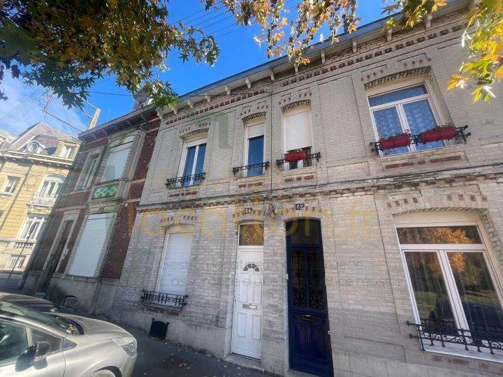 
                                                Location
                                                 Grande maison de 90m2 situé en CENTRE-VILLE de Saint-Quentin