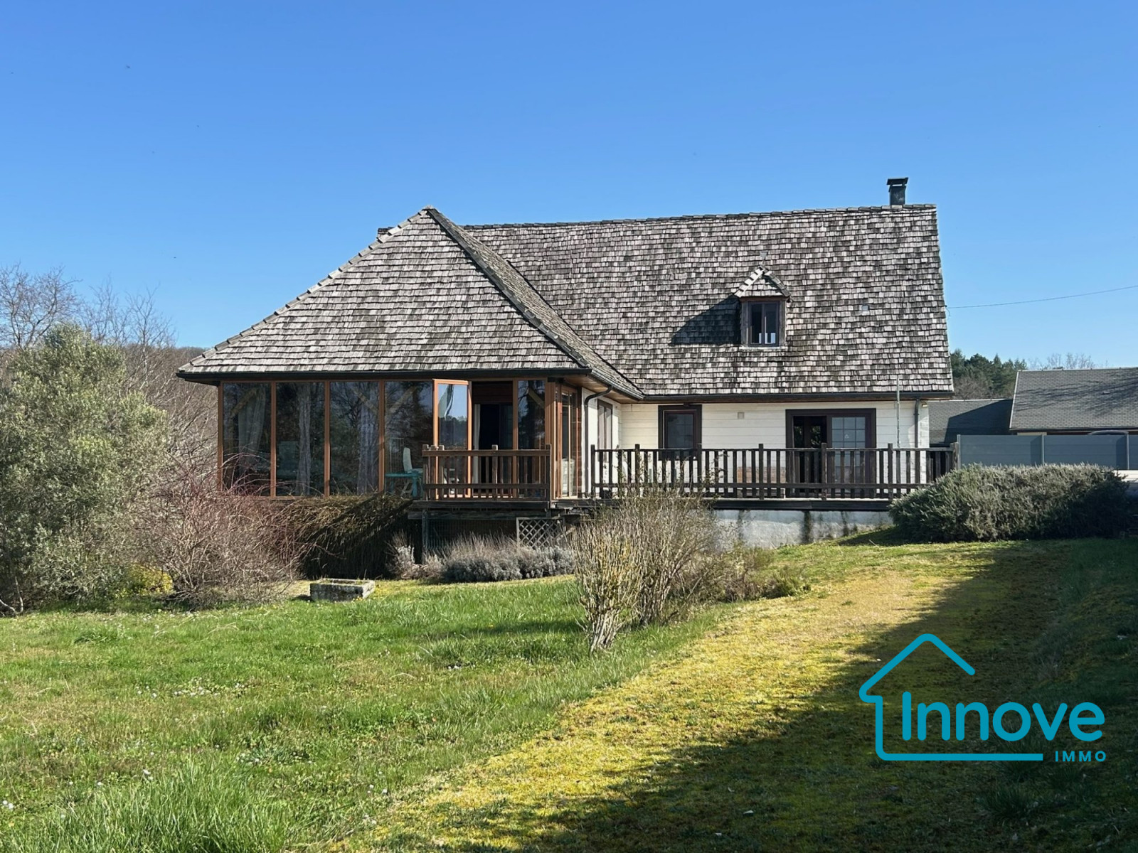 
                                                Vente
                                                 Grande maison en bois proche de la vallée de la Dordogne