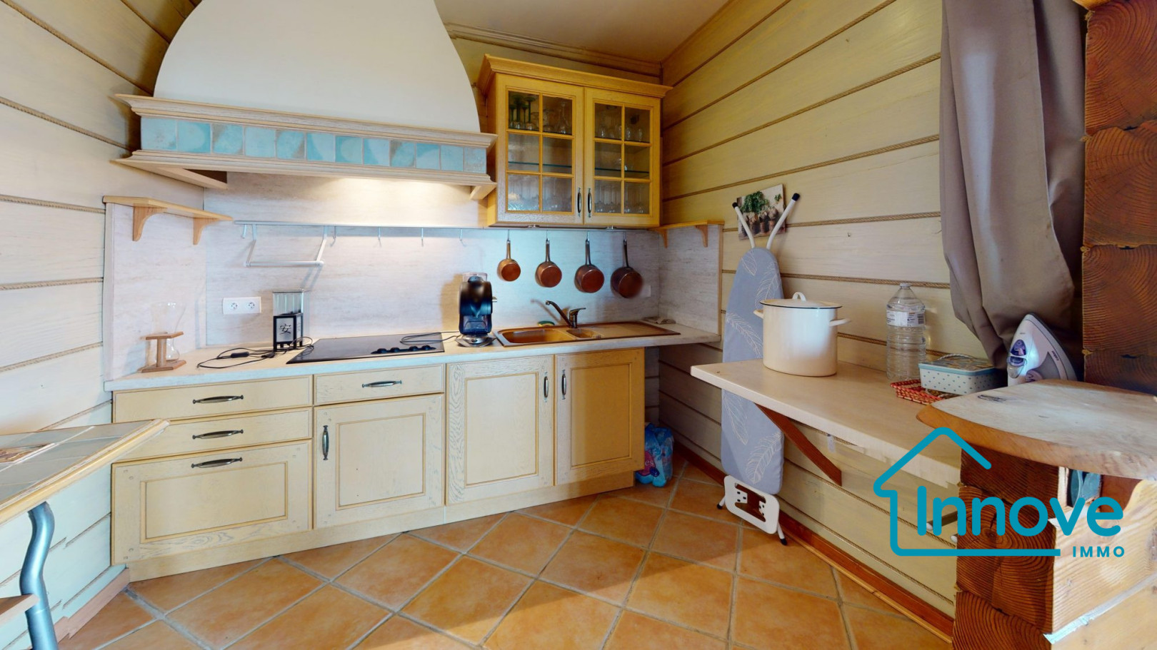 
                                                Vente
                                                 Grande maison en bois proche de la vallée de la Dordogne