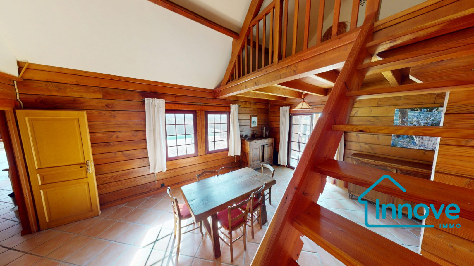 
                                                Vente
                                                 Grande maison en bois proche de la vallée de la Dordogne