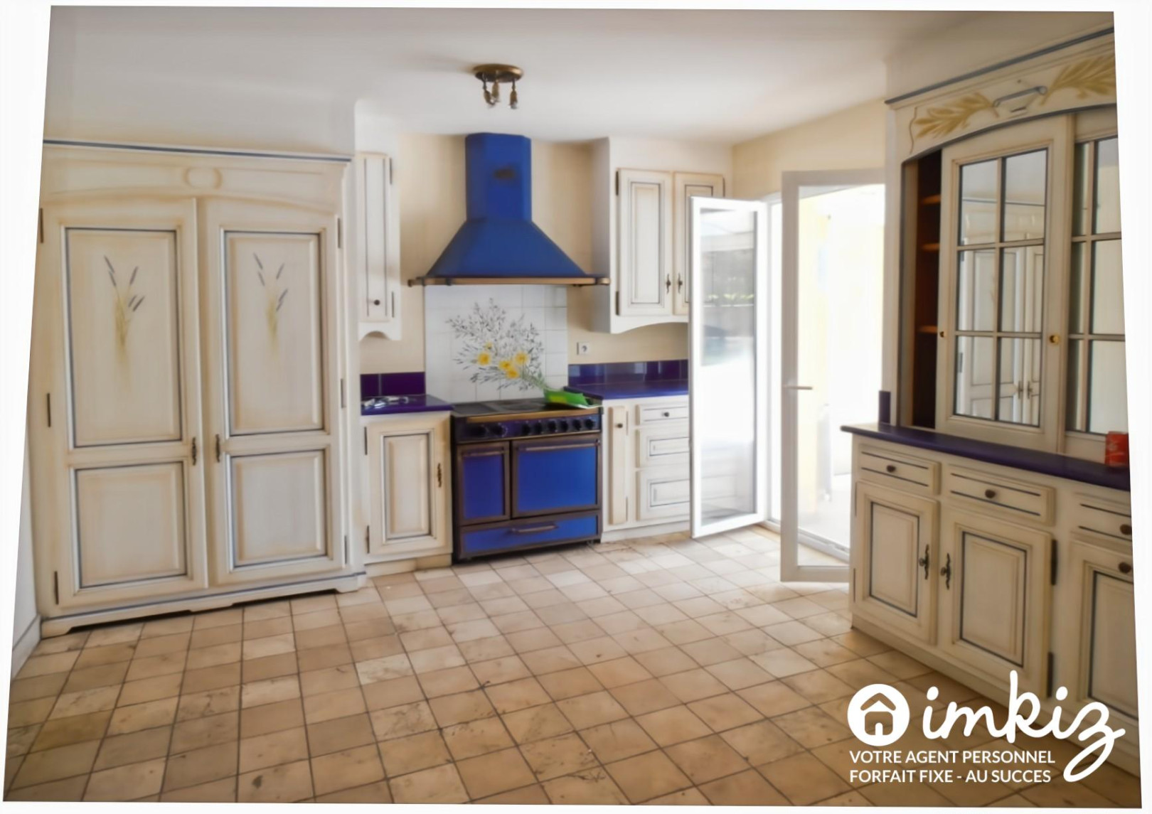 
                                                Vente
                                                 Grande maison familiale – 220 m² – Piscine et Parc