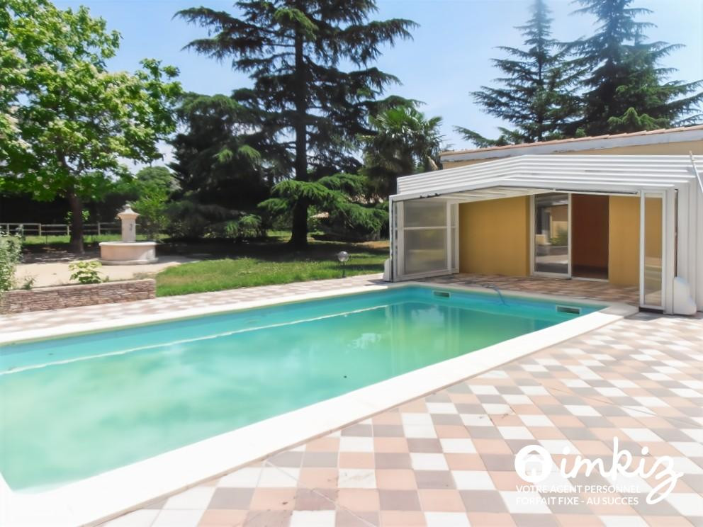 
                                                Vente
                                                 Grande maison familiale – 220 m² – Piscine et Parc