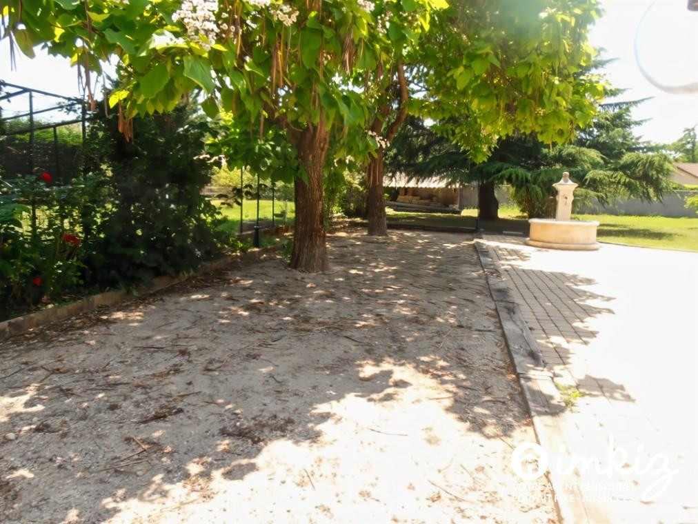 
                                                Vente
                                                 Grande maison familiale – 220 m² – Piscine et Parc