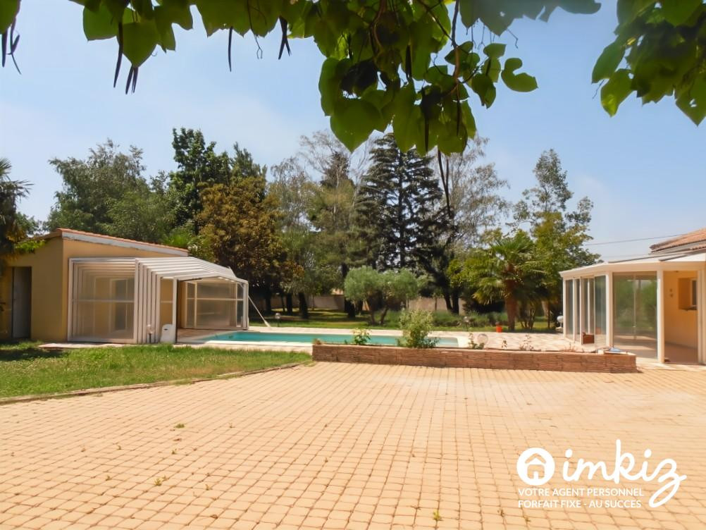 
                                                Vente
                                                 Grande maison familiale – 220 m² – Piscine et Parc