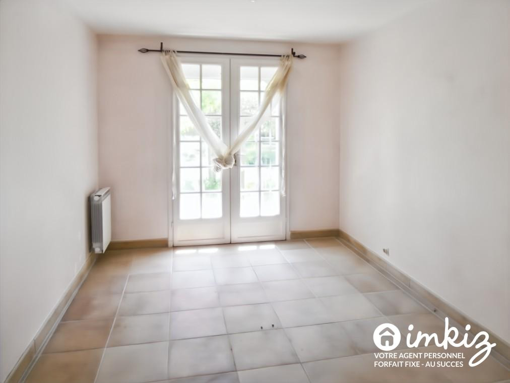 
                                                Vente
                                                 Grande maison familiale – 220 m² – Piscine et Parc