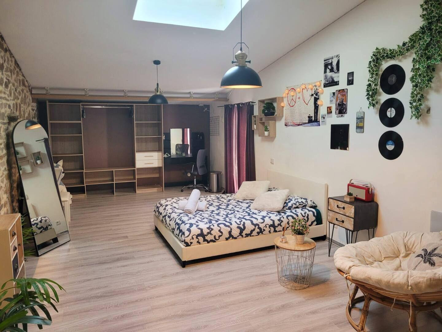 
                                                Location
                                                 Grande maison familiale