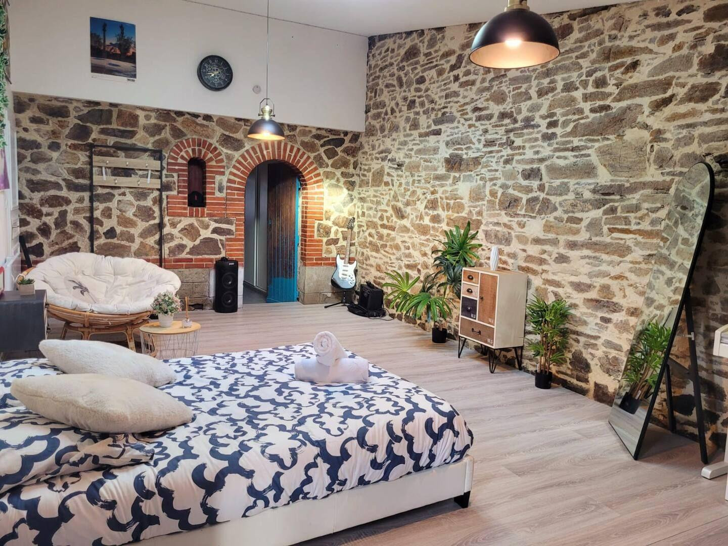 
                                                Location
                                                 Grande maison familiale