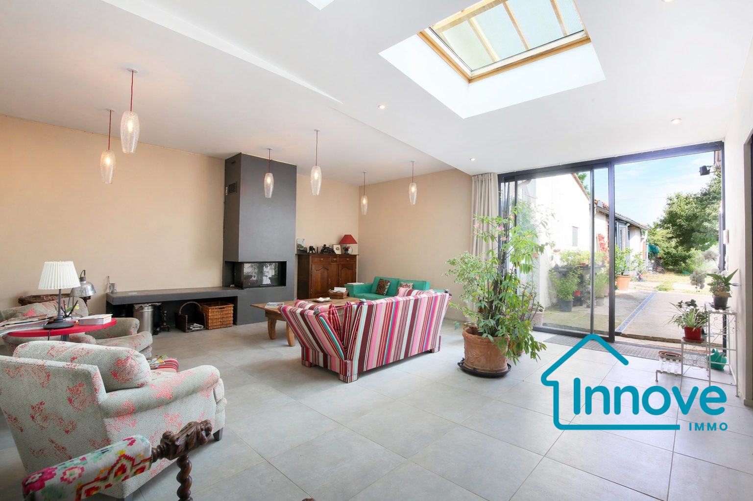 
                                                Vente
                                                 Grande maison familiale avec gîte indépendant – 276 m² –