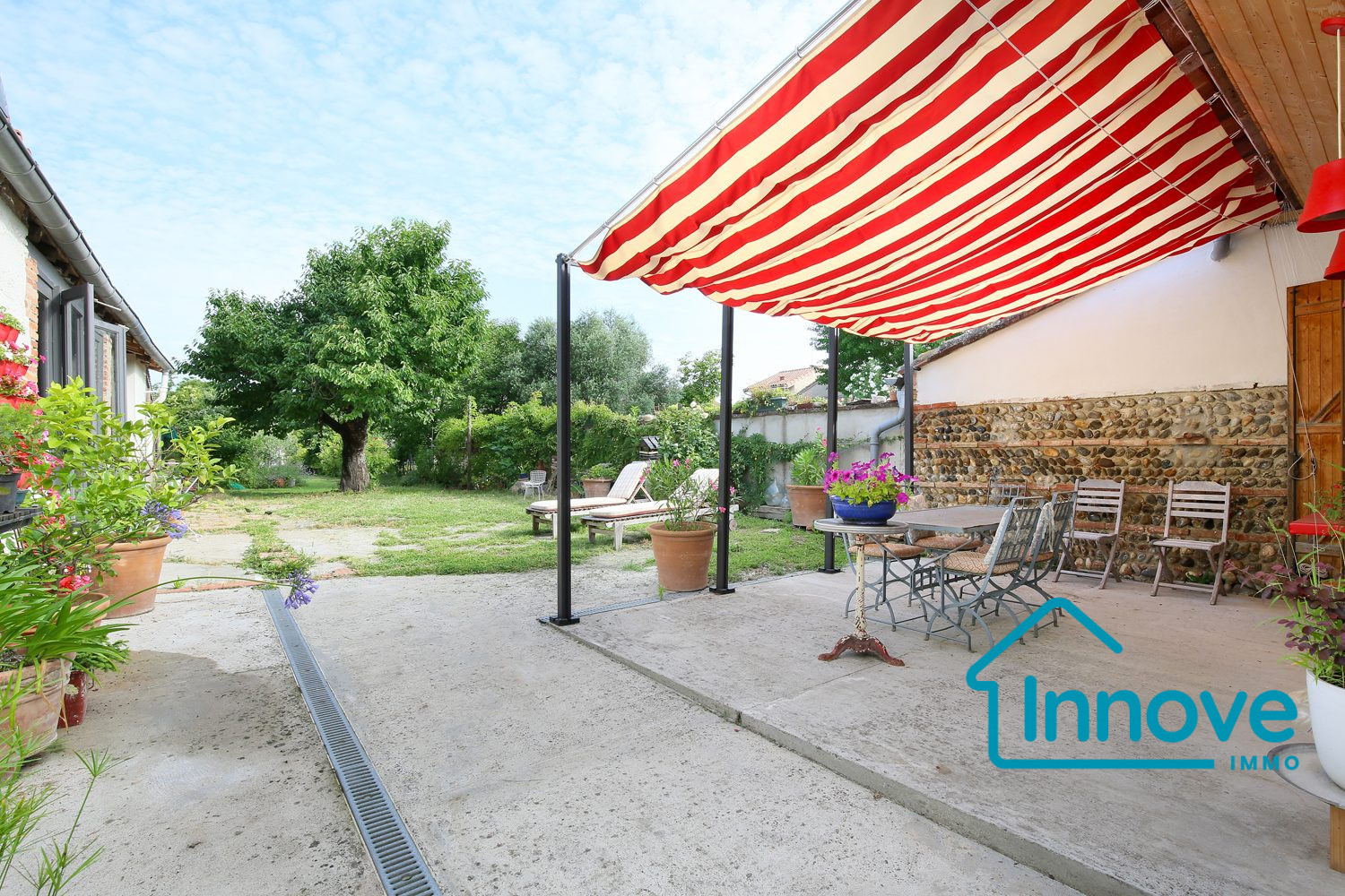 
                                                Vente
                                                 Grande maison familiale avec gîte indépendant – 276 m² –