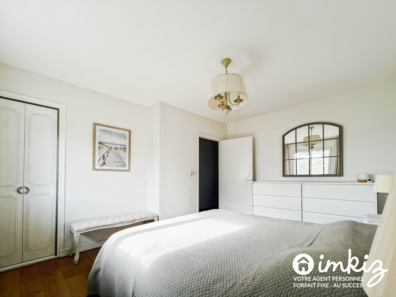 
                                                Vente
                                                 Grande maison  familiale idéalement située