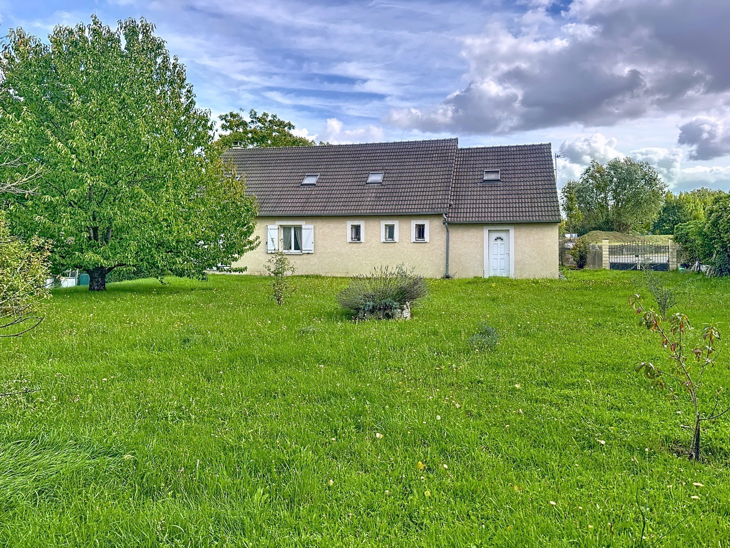 
                                                Vente
                                                 Grande maison familiale JOIGNY