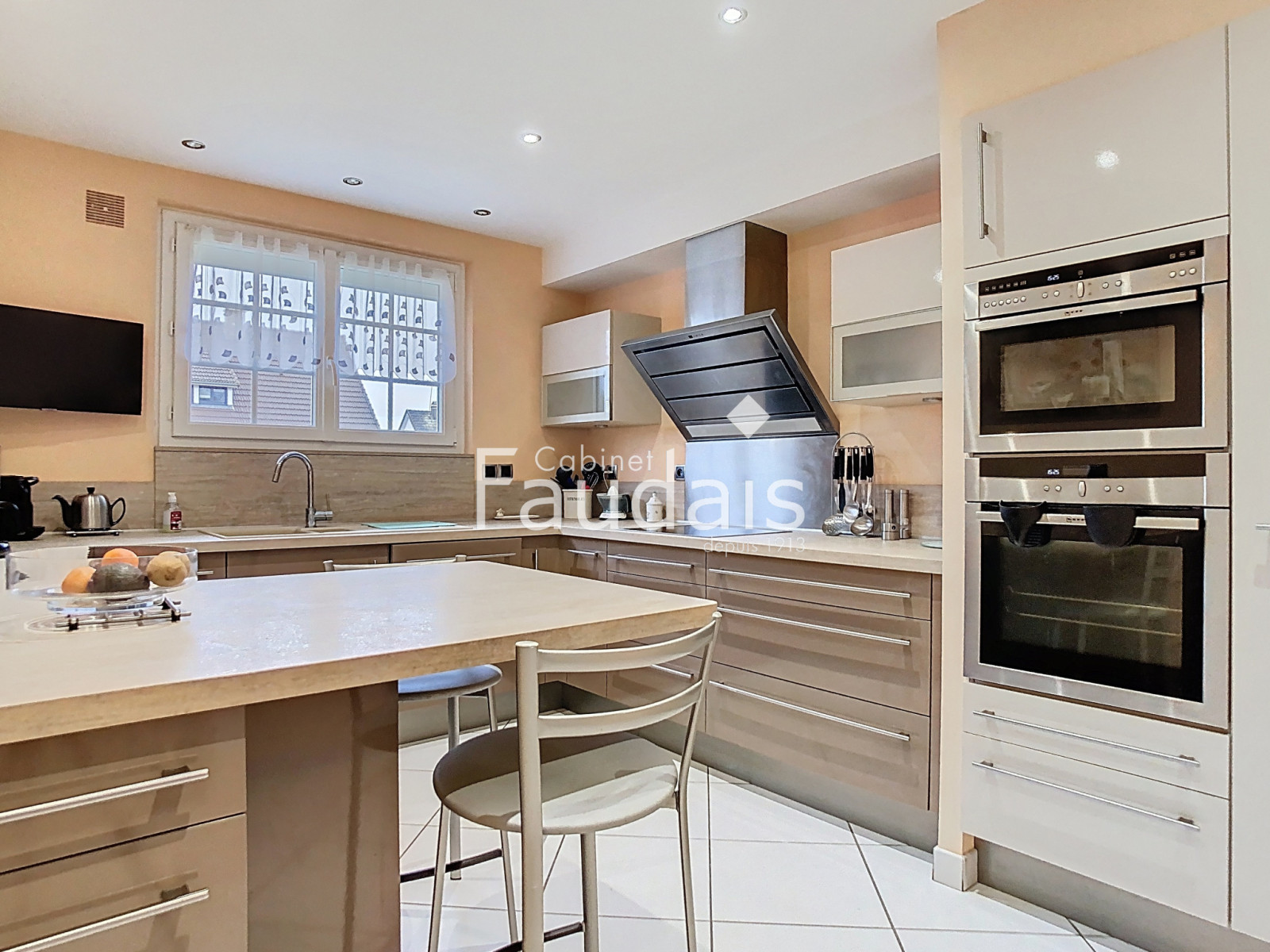 
                                                Vente
                                                 GRANDE MAISON FAMILIALE LUMINEUSE 6 CHAMBRES