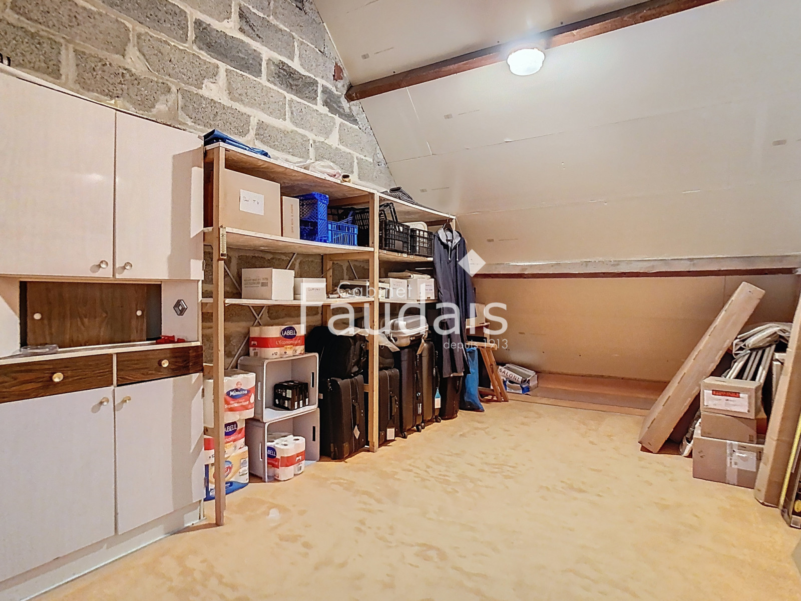 
                                                Vente
                                                 GRANDE MAISON FAMILIALE LUMINEUSE 6 CHAMBRES