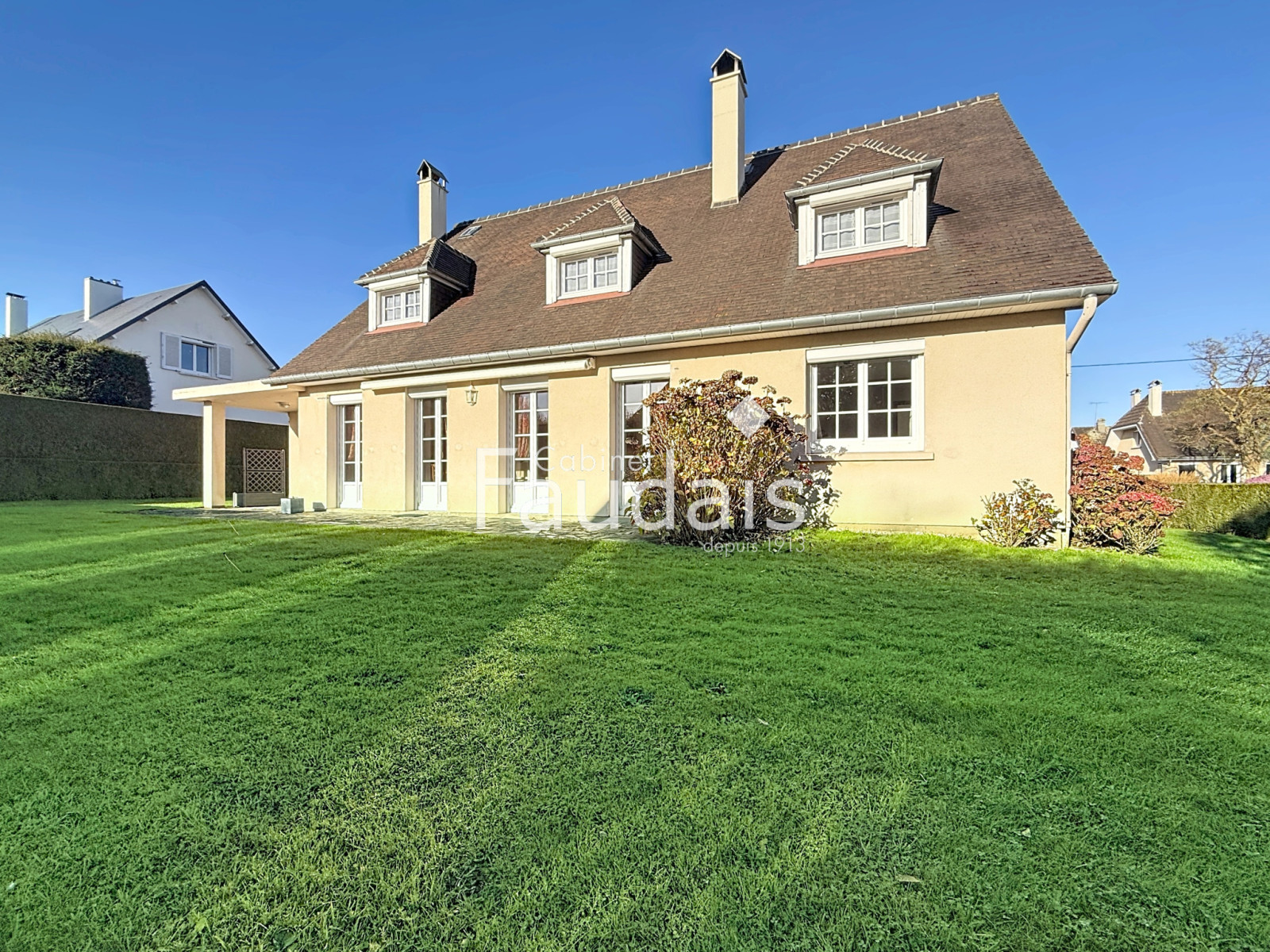 
                                                Vente
                                                 GRANDE MAISON FAMILIALE LUMINEUSE 6 CHAMBRES