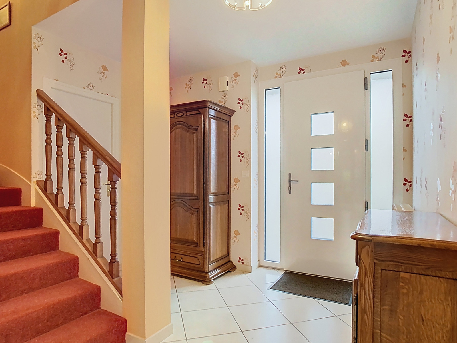 
                                                Vente
                                                 GRANDE MAISON FAMILIALE LUMINEUSE 6 CHAMBRES