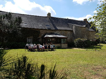 
                                                Location de vacances
                                                 Grande maison familiale, piscine à 27 degrés