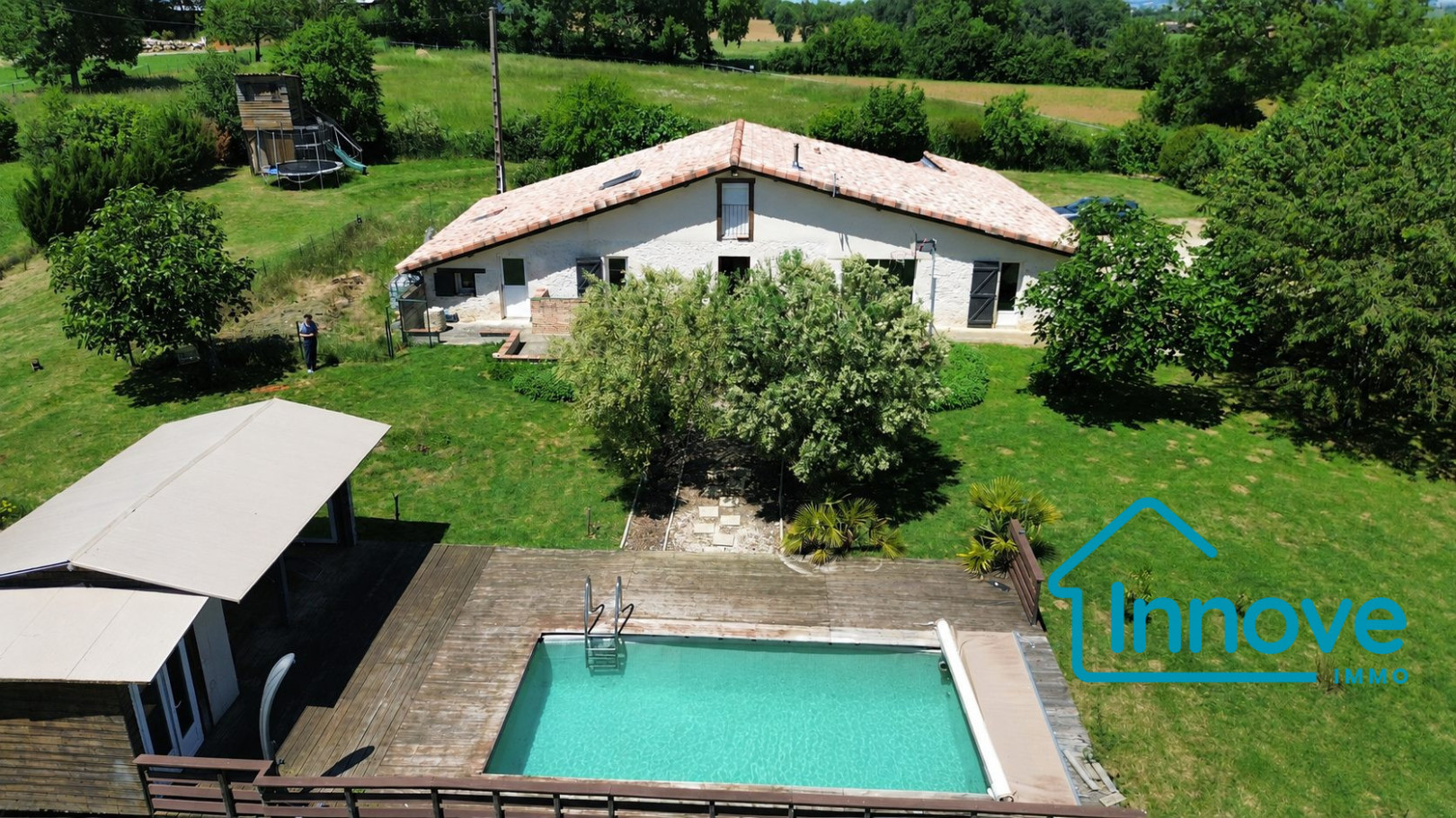
                                                Vente
                                                 Grande maison gersoise au calme absolu