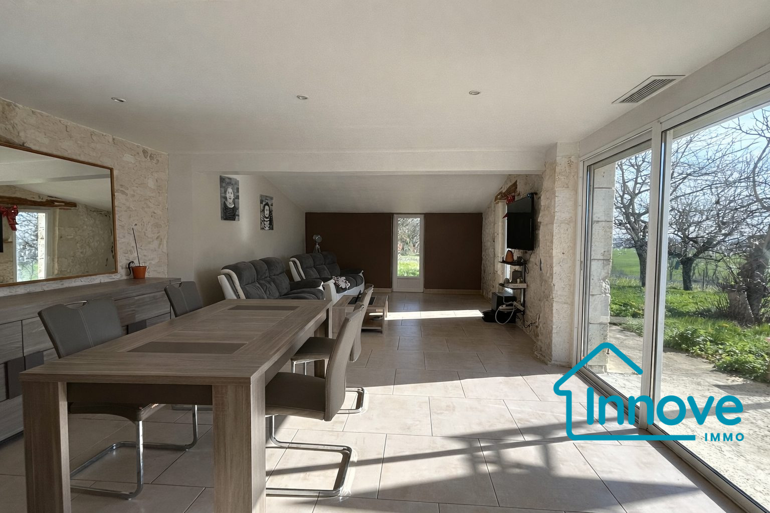
                                                Vente
                                                 Grande maison gersoise au calme absolu