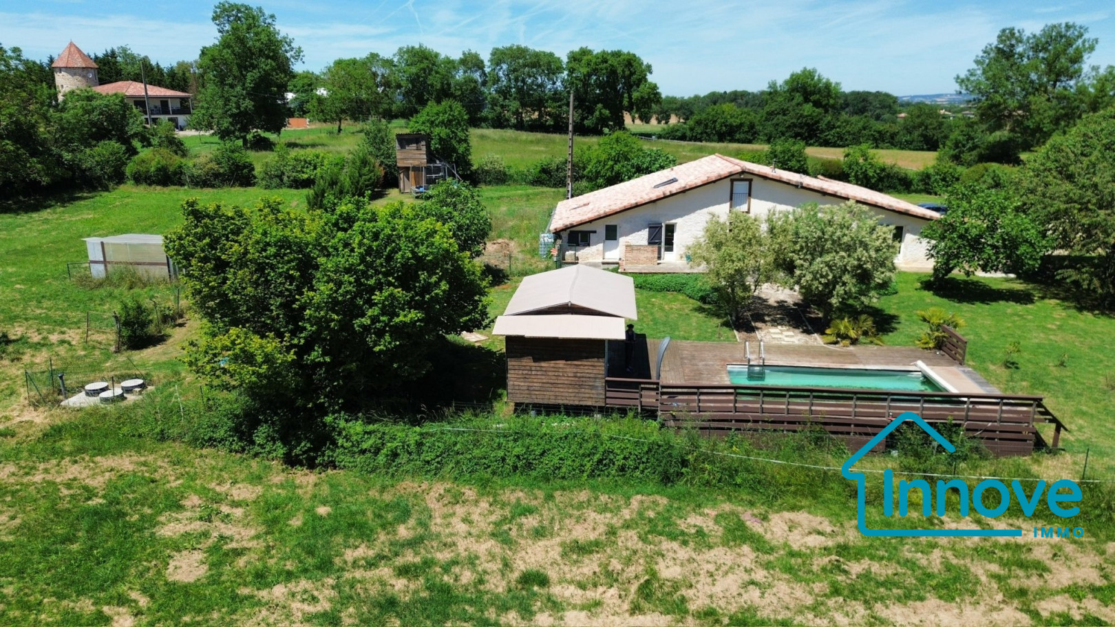 
                                                Vente
                                                 Grande maison gersoise au calme absolu