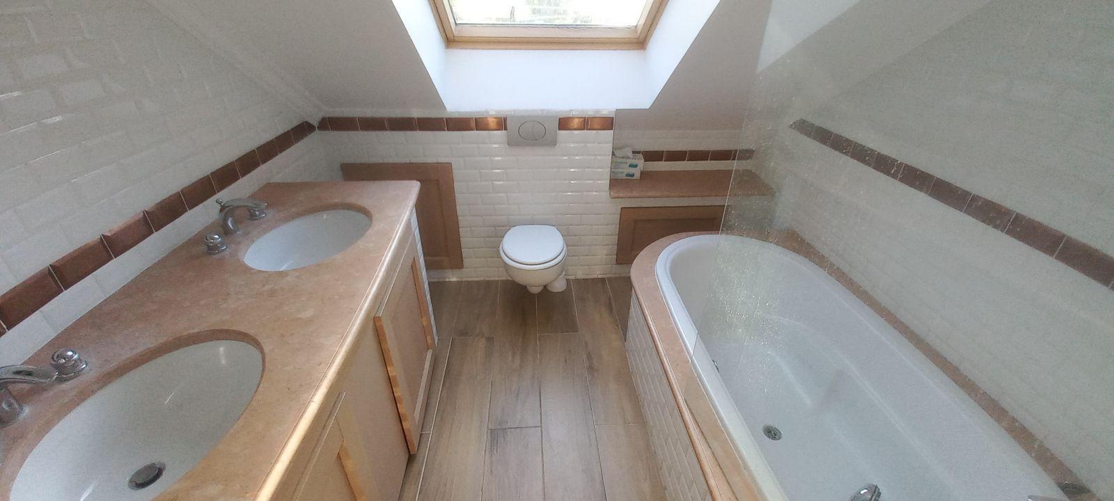 
                                                Location
                                                 Grande maison idéale pour parents et adolescents