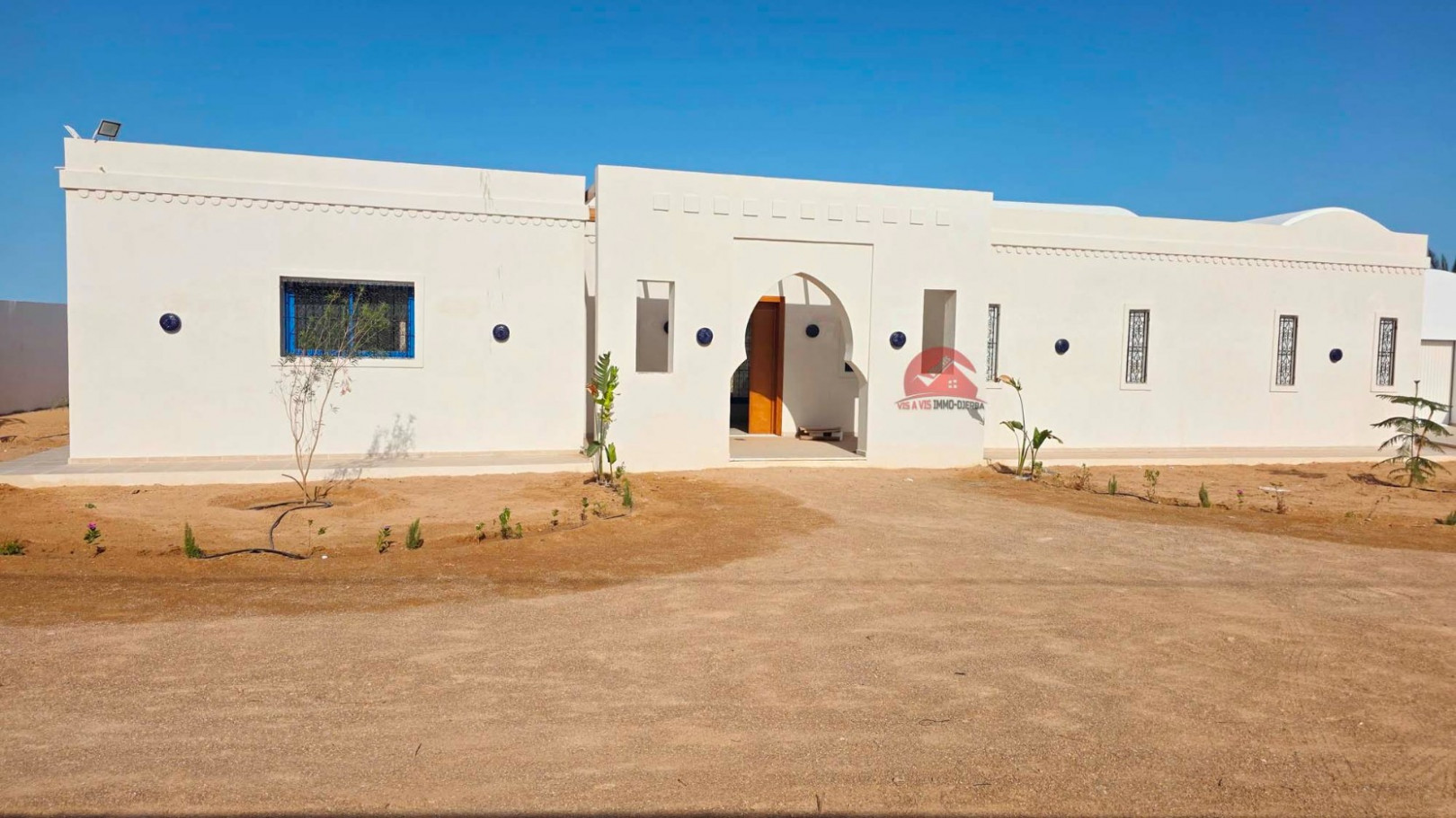 
                                                Vente
                                                 Grande maison plain pied à Djerba Ghizen ZA