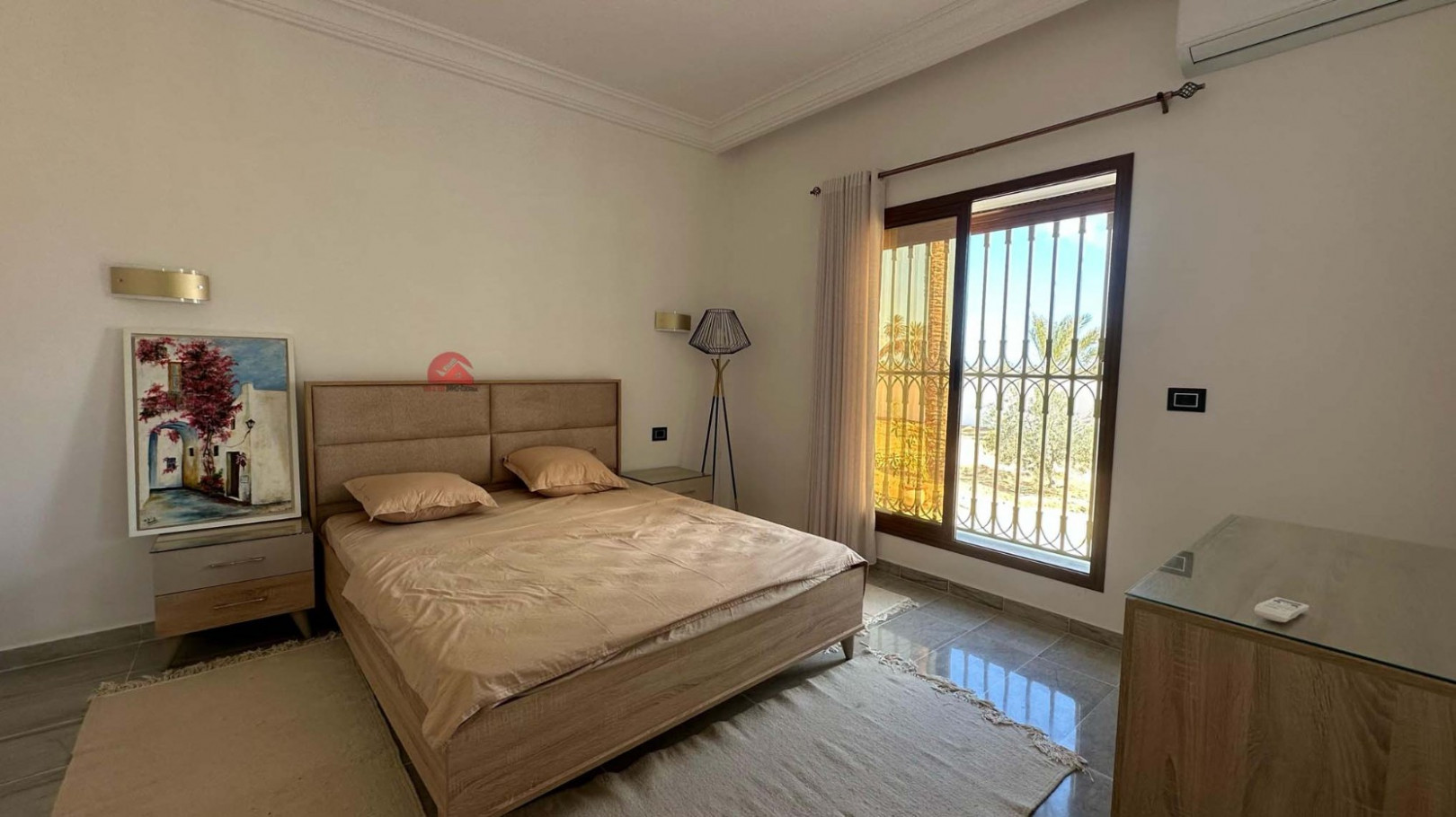 
                                                Vente
                                                 GRANDE MAISON SUR MEZRAYA DJERBA EN TUNISIE