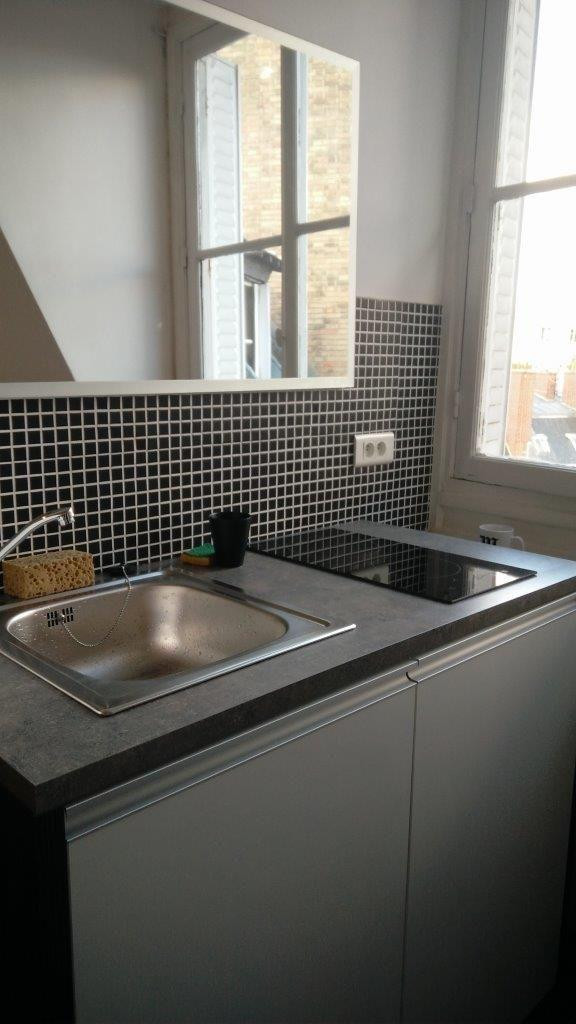 
                                                Location
                                                 Grande Studette tout confort, calme et claire