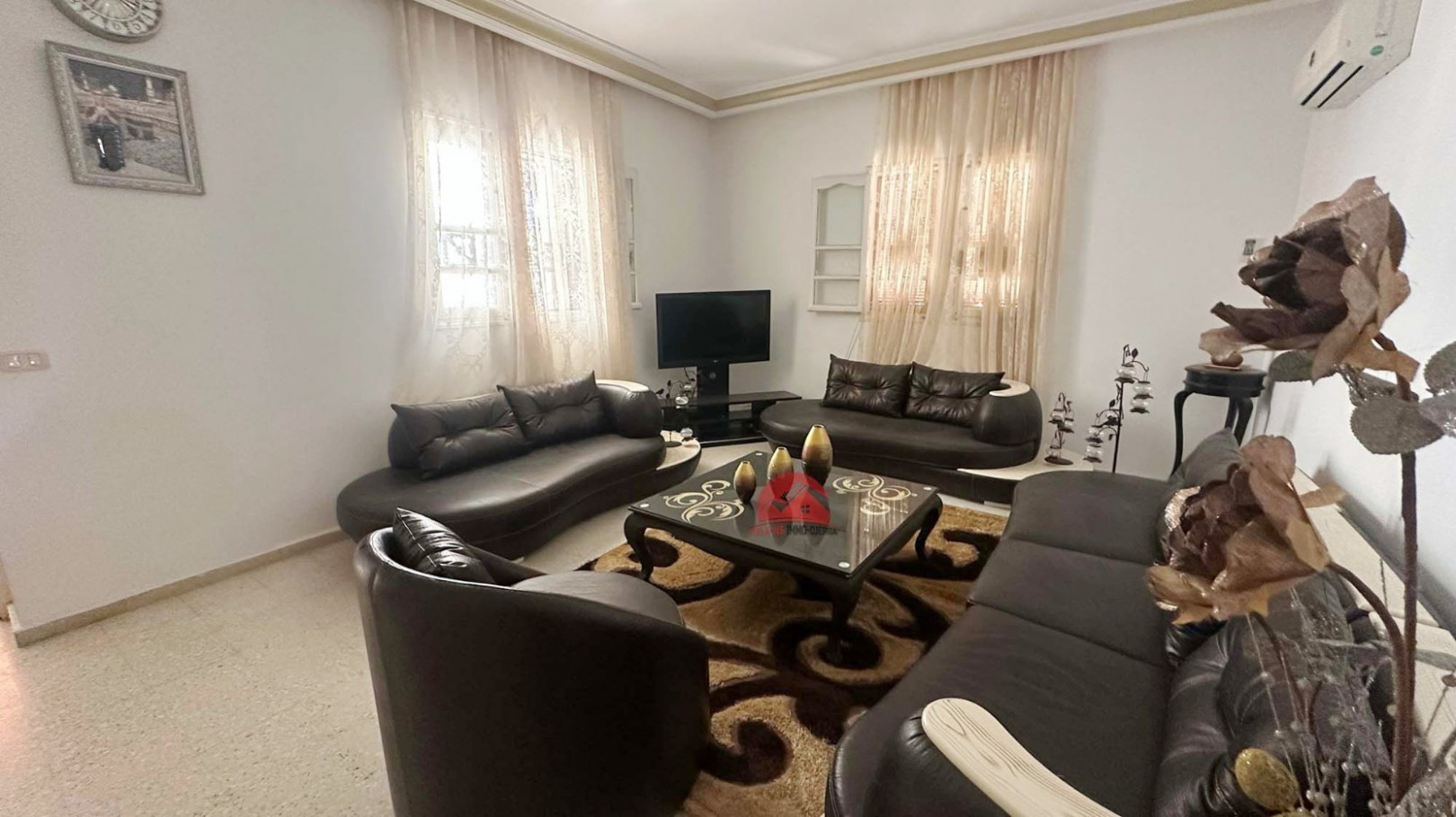 
                                                Vente
                                                 GRANDE VILLA MEUBLÉE À DJERBA MIDOUN ZA